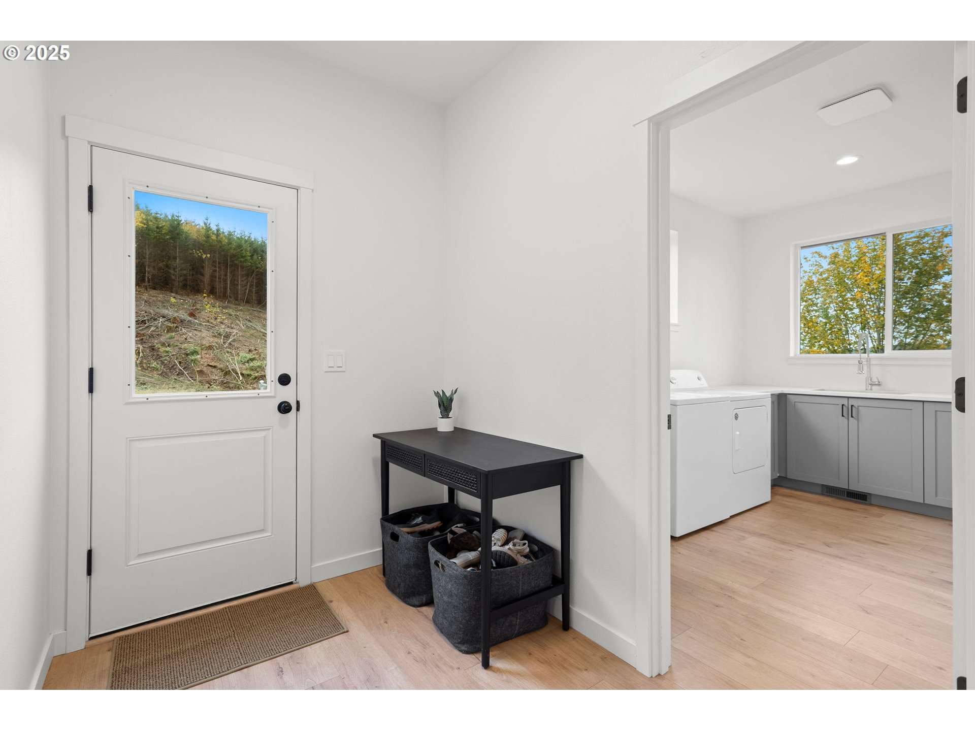 253 S GOBLE CREEK RD