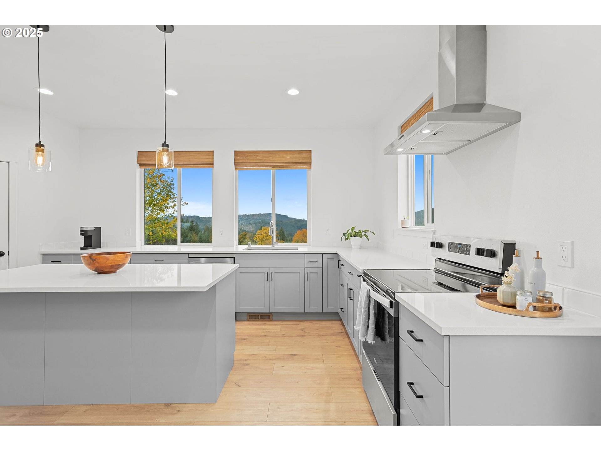 253 S GOBLE CREEK RD