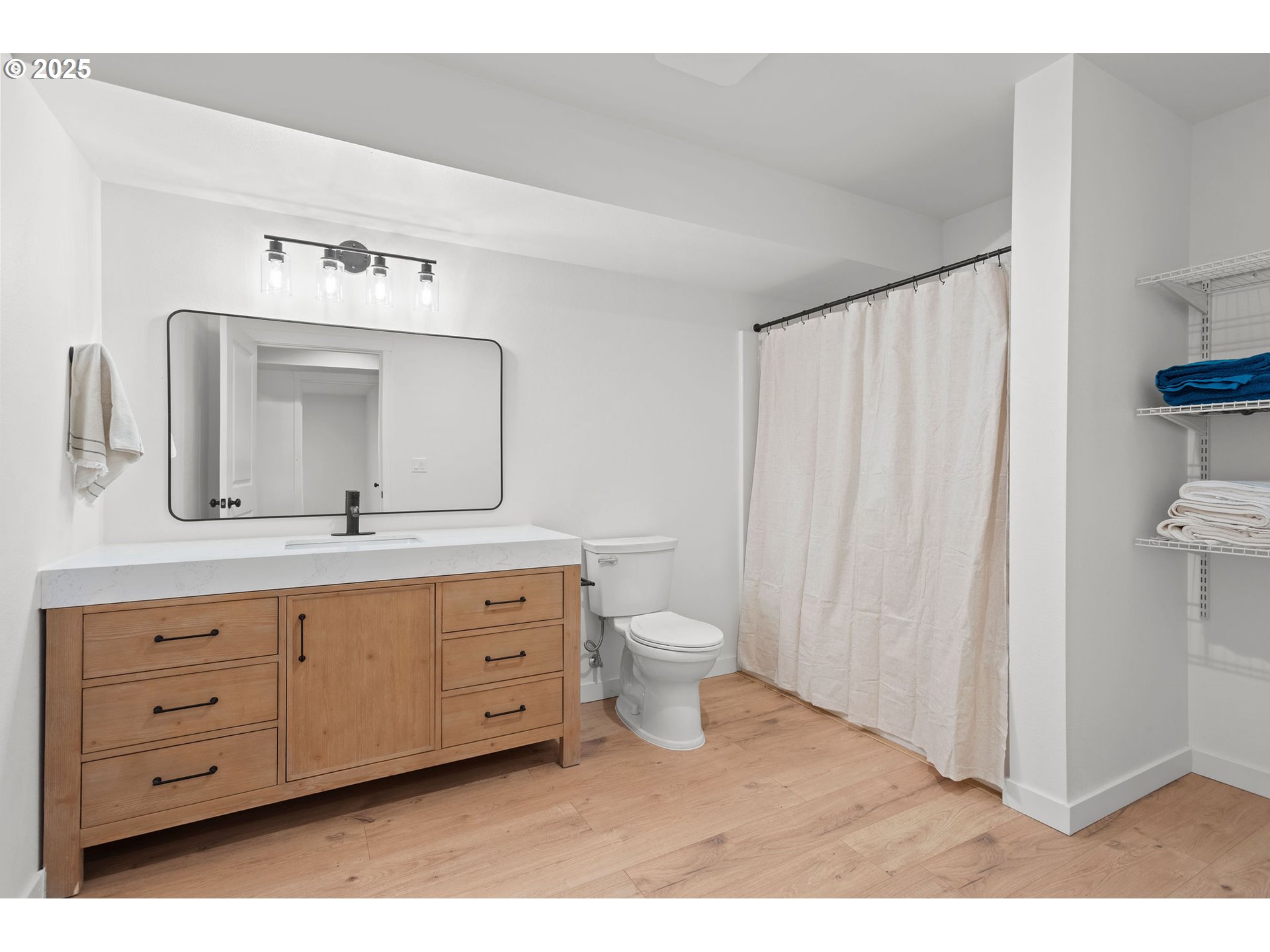 253 S GOBLE CREEK RD