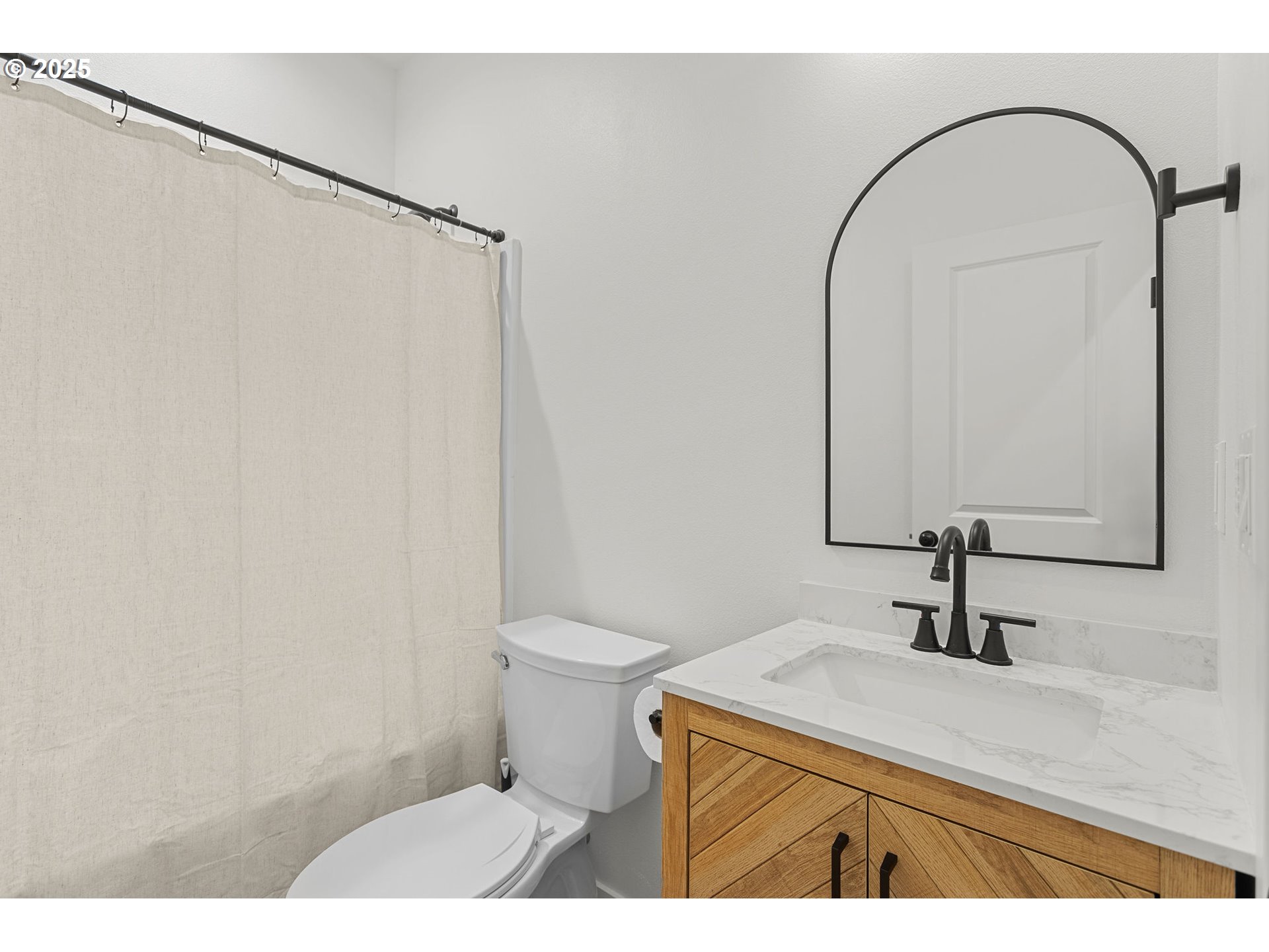 253 S GOBLE CREEK RD