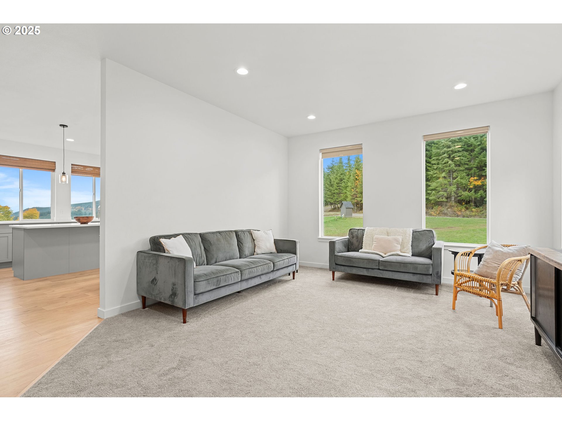 253 S GOBLE CREEK RD