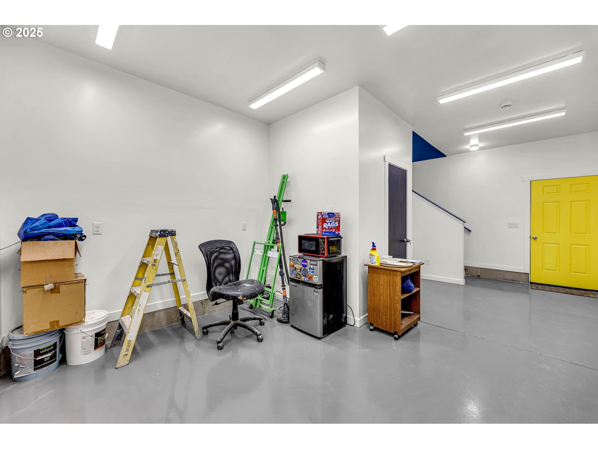 215 STEWART DR