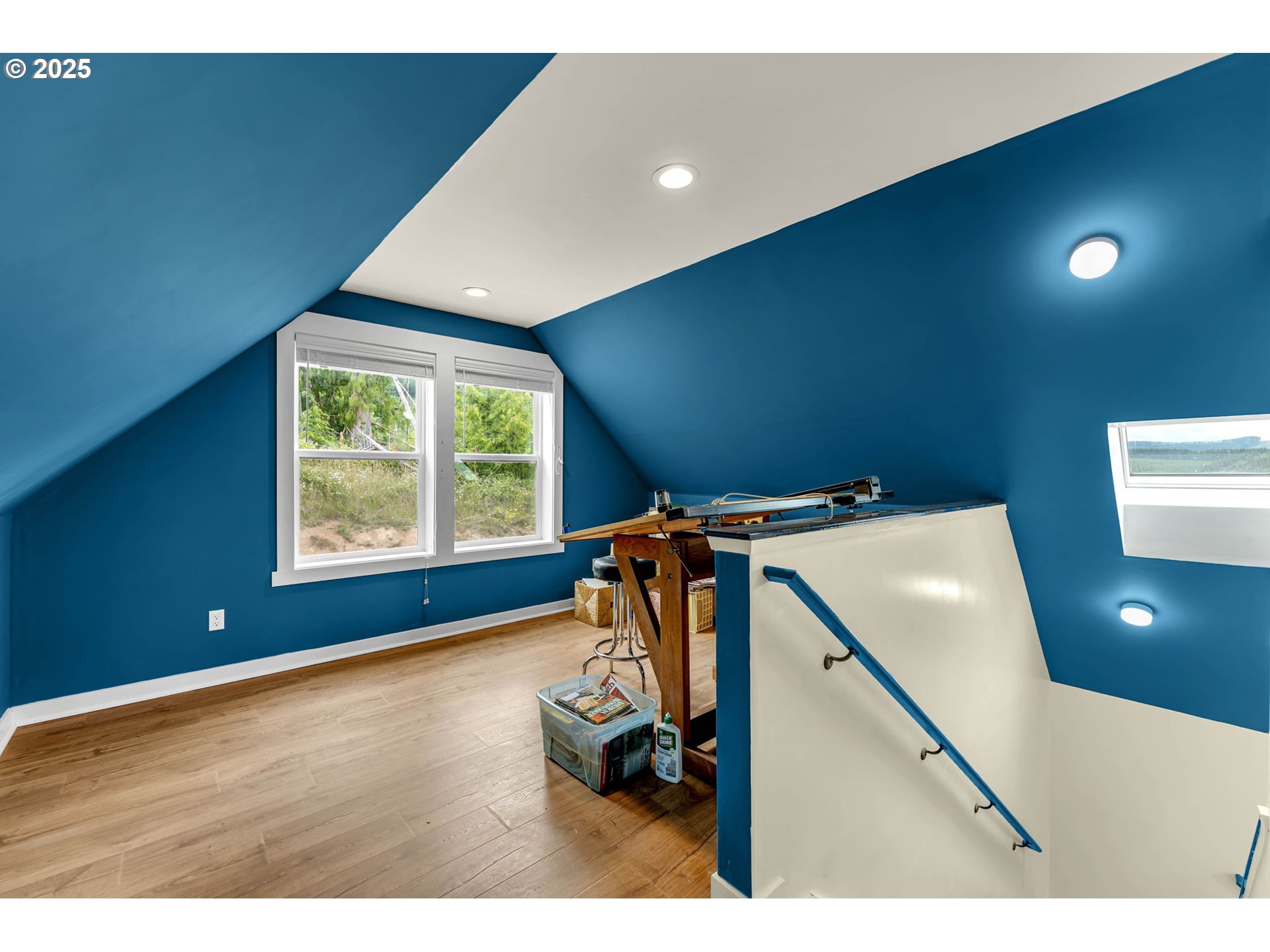 215 STEWART DR