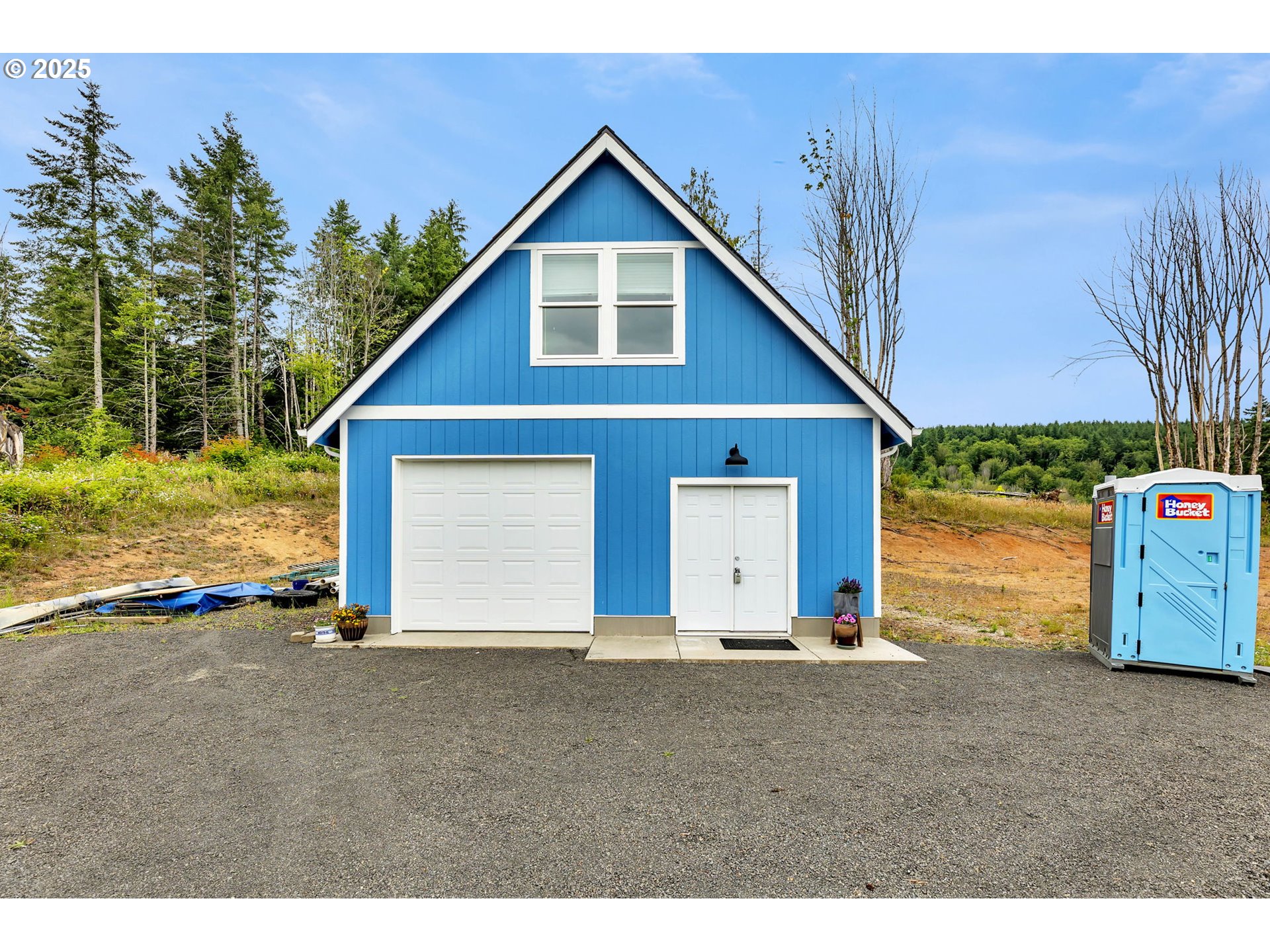 215 STEWART DR
