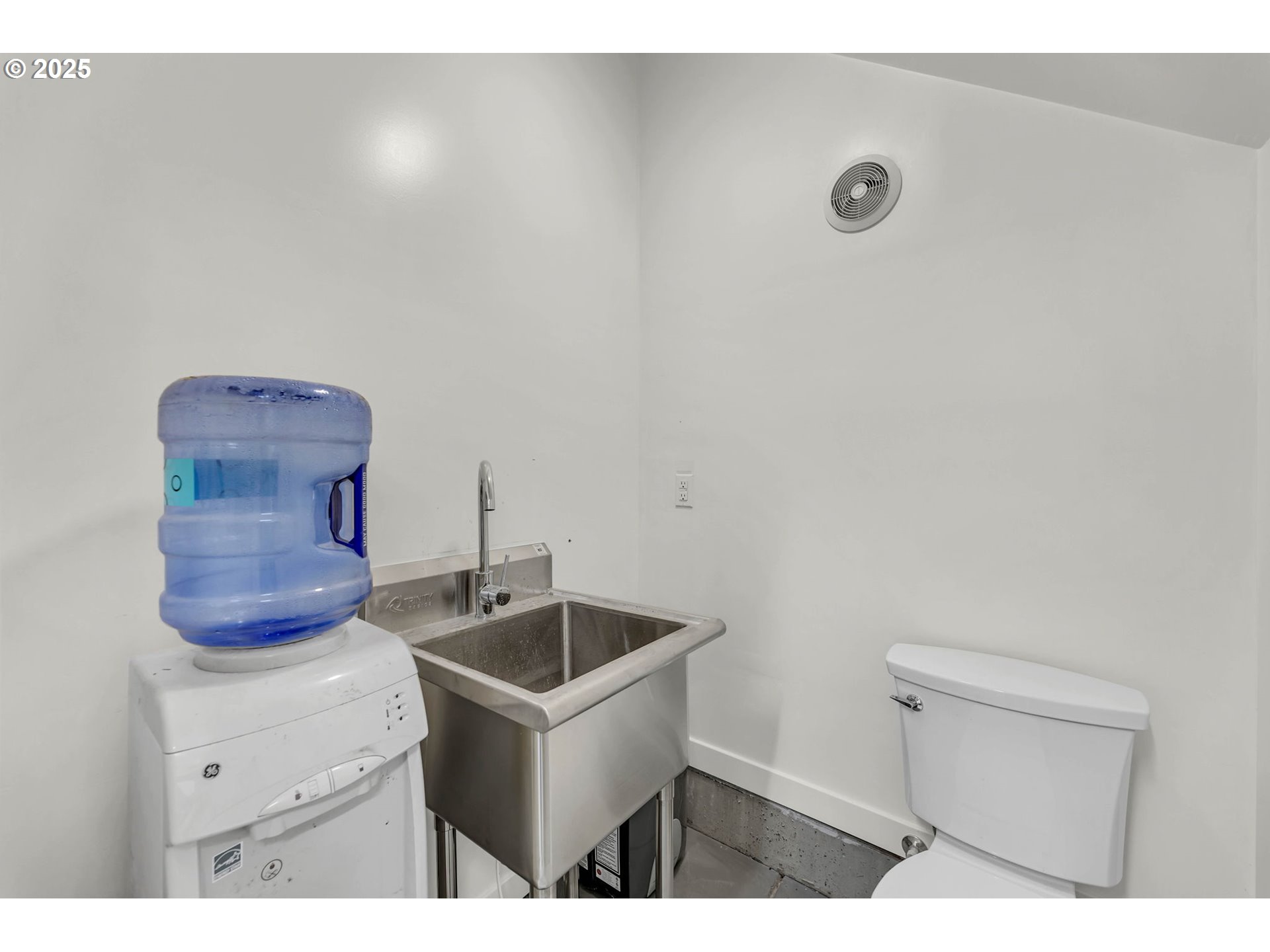 215 STEWART DR