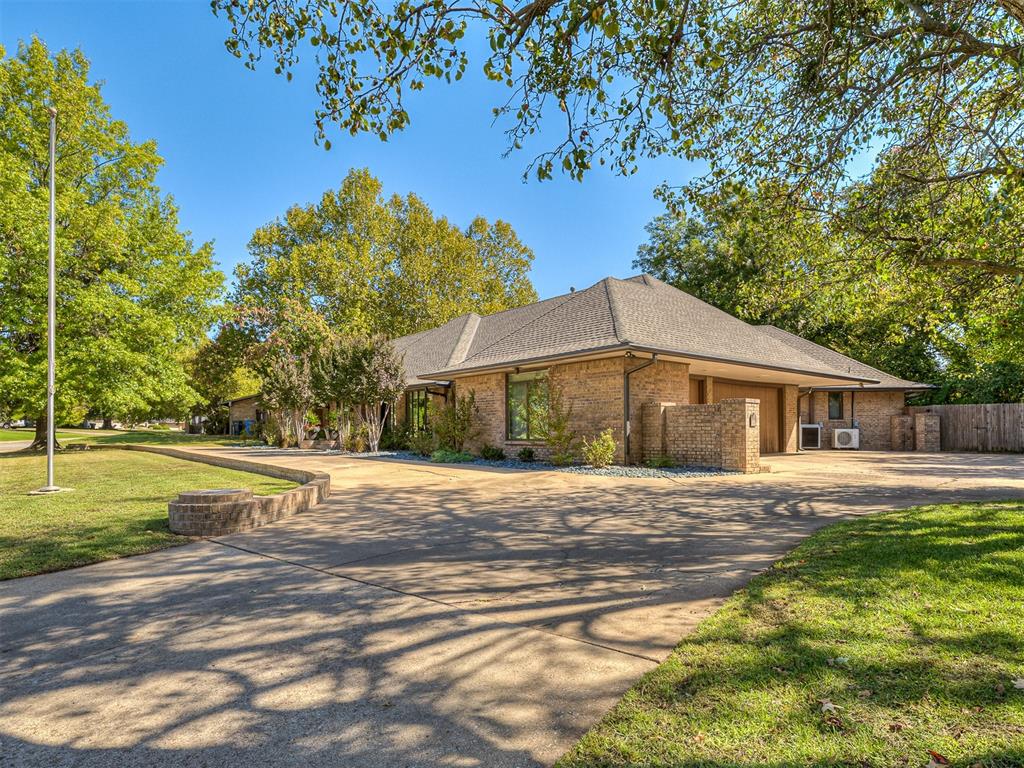 824 Mockingbird Lane