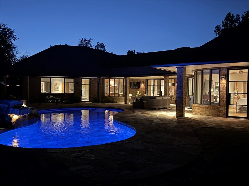 824 Mockingbird Lane