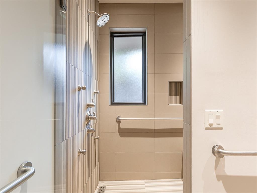 824 Mockingbird Lane