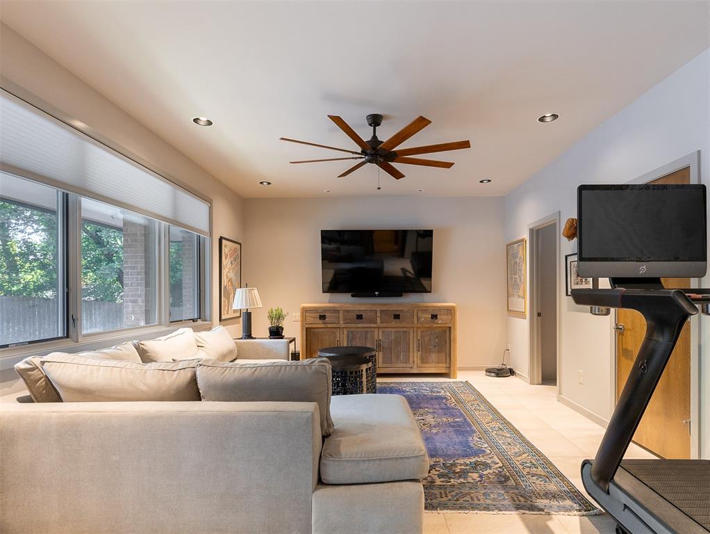 824 Mockingbird Lane