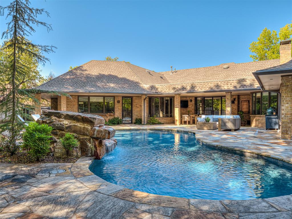 824 Mockingbird Lane