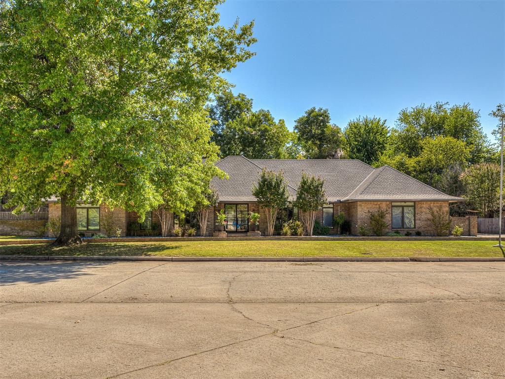 824 Mockingbird Lane