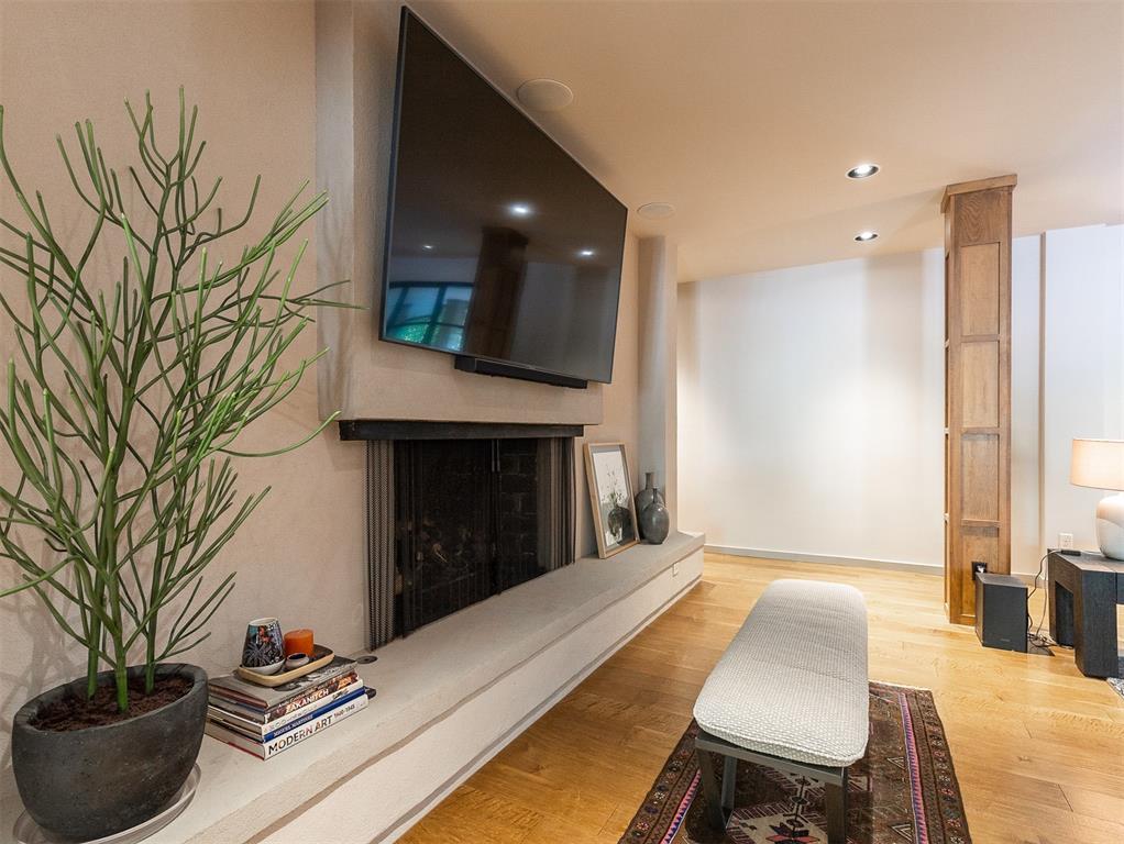 824 Mockingbird Lane