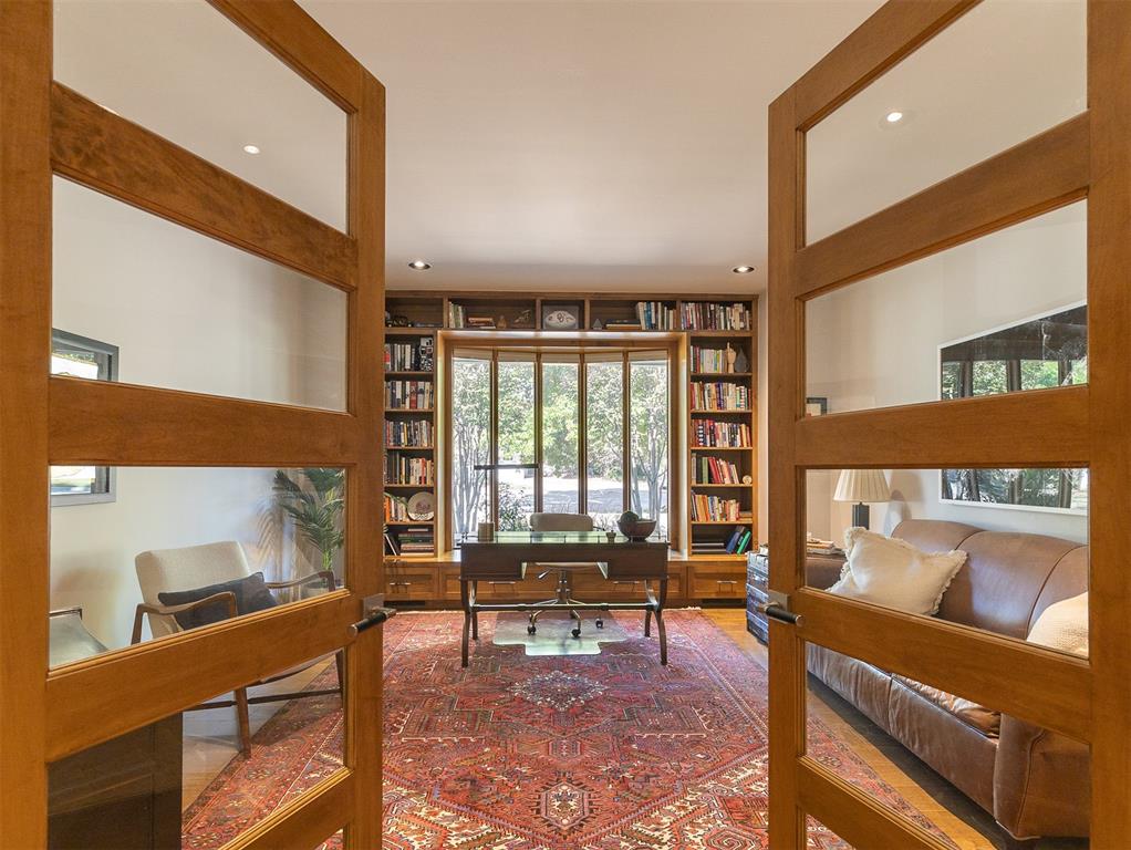 824 Mockingbird Lane