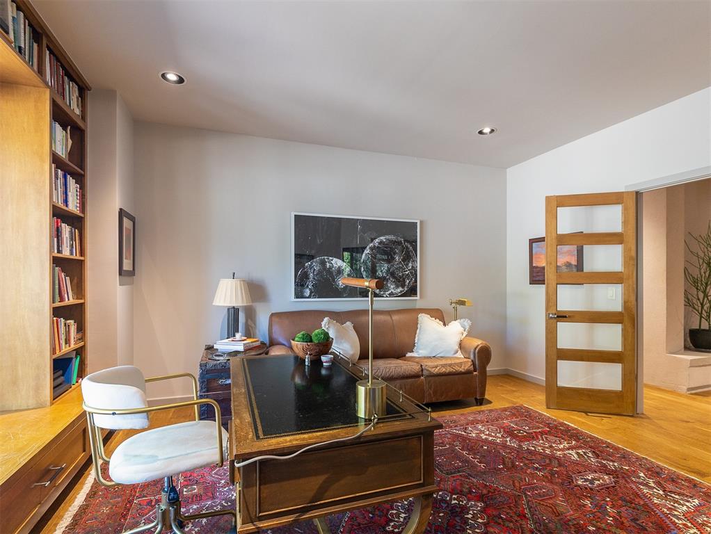 824 Mockingbird Lane