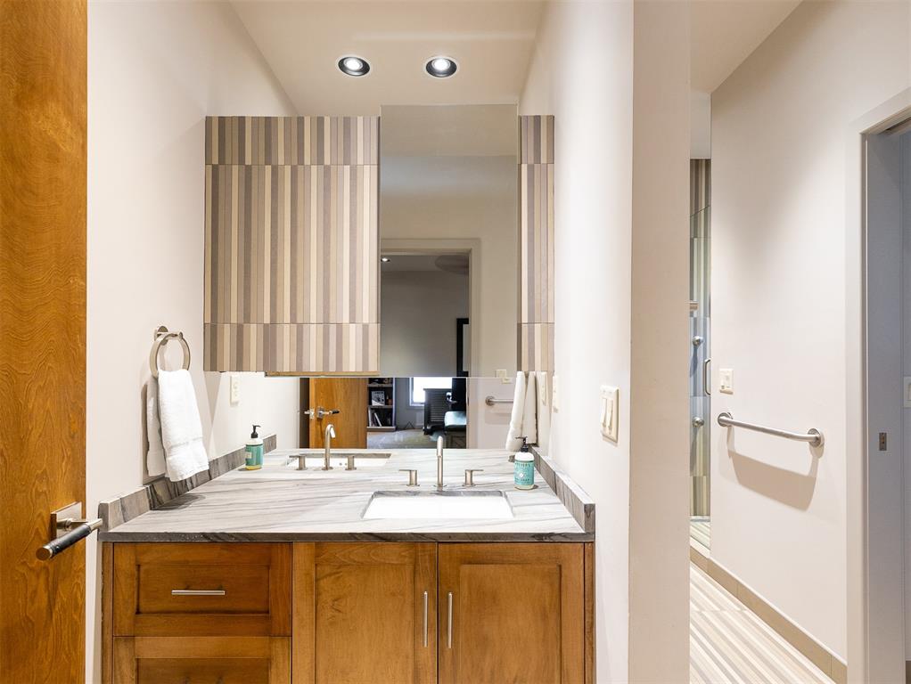 824 Mockingbird Lane