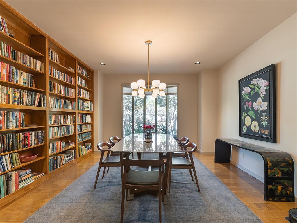 824 Mockingbird Lane