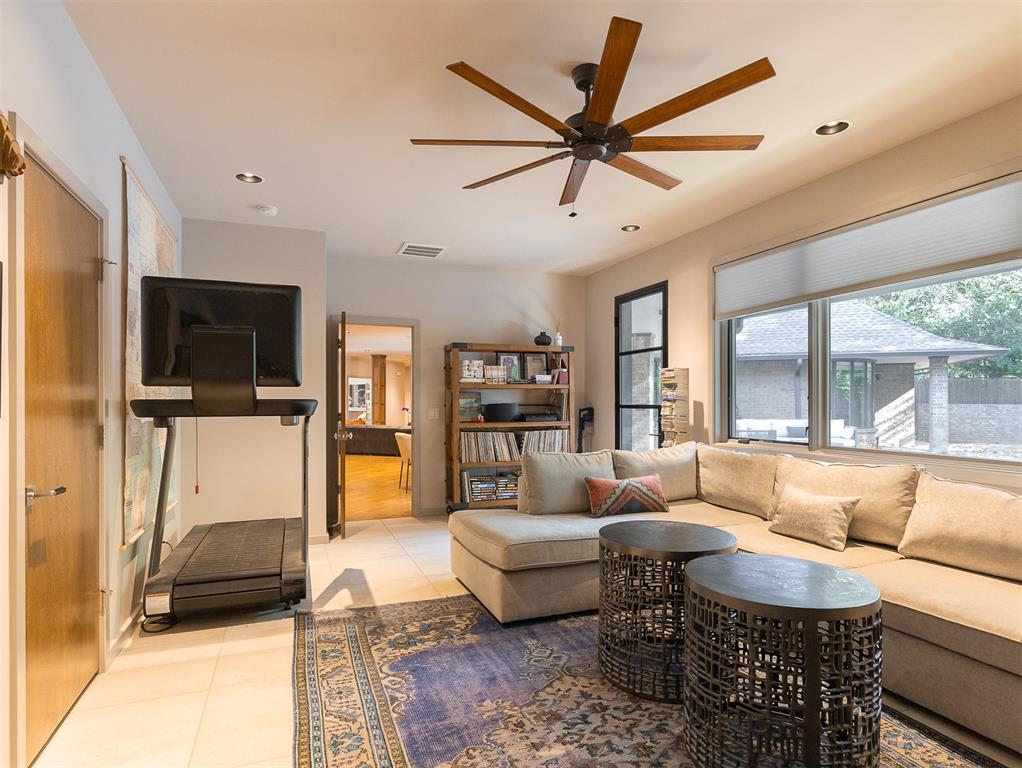 824 Mockingbird Lane