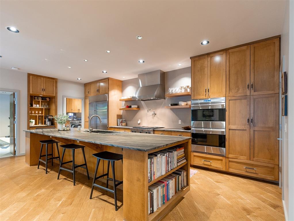 824 Mockingbird Lane