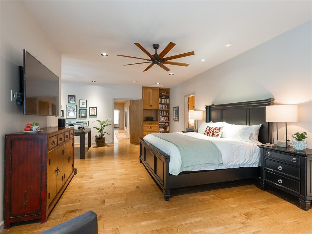 824 Mockingbird Lane