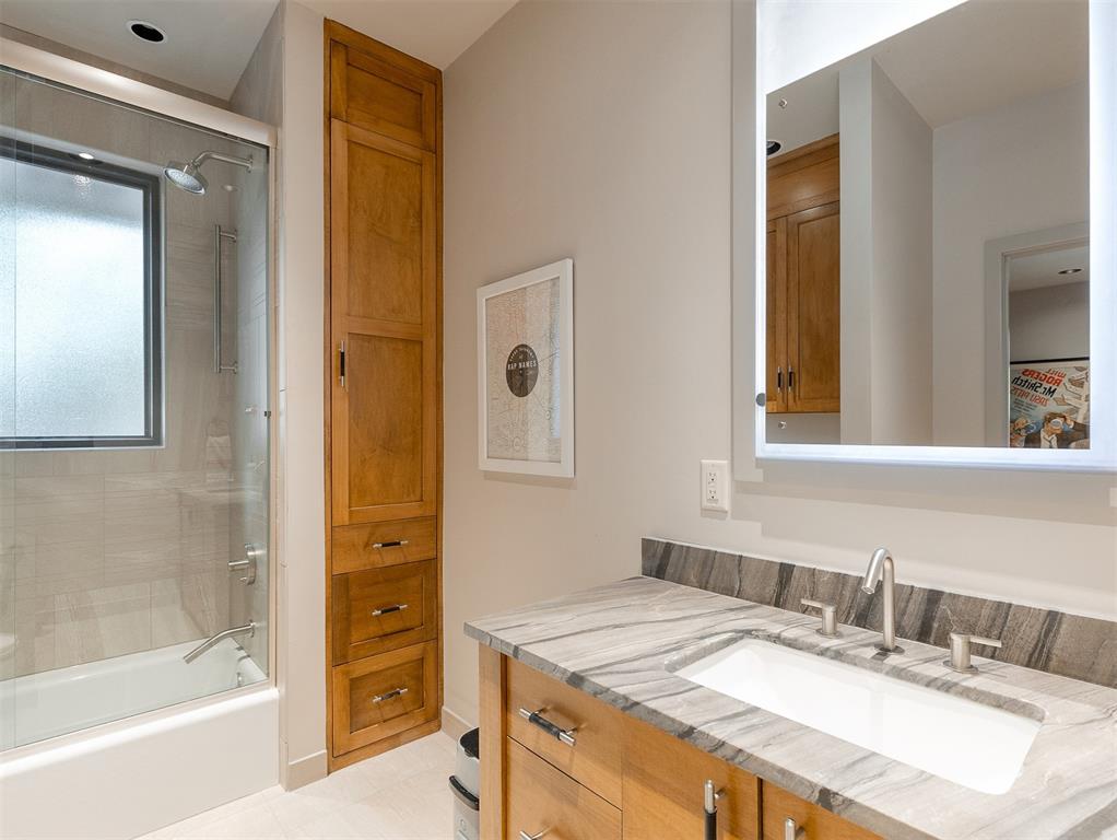 824 Mockingbird Lane