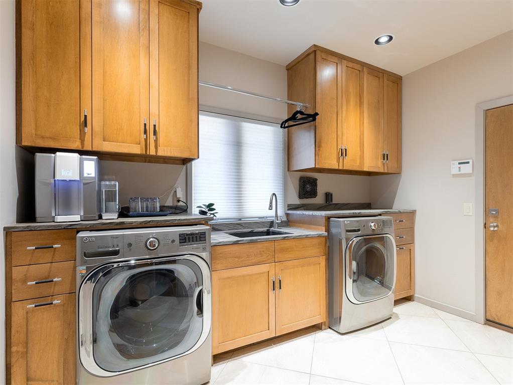 824 Mockingbird Lane