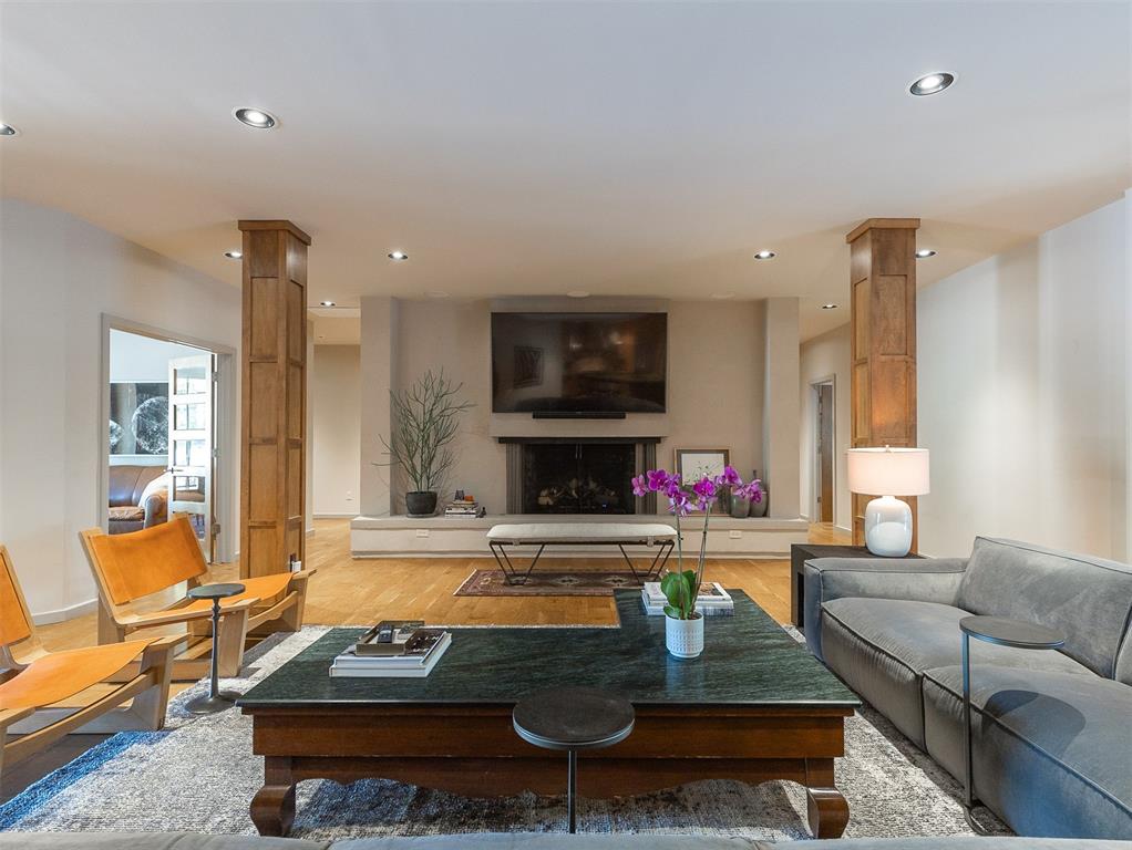 824 Mockingbird Lane