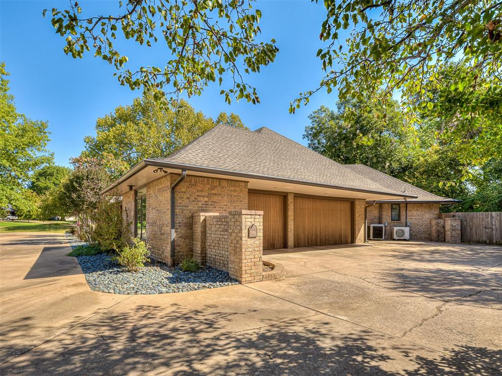 824 Mockingbird Lane