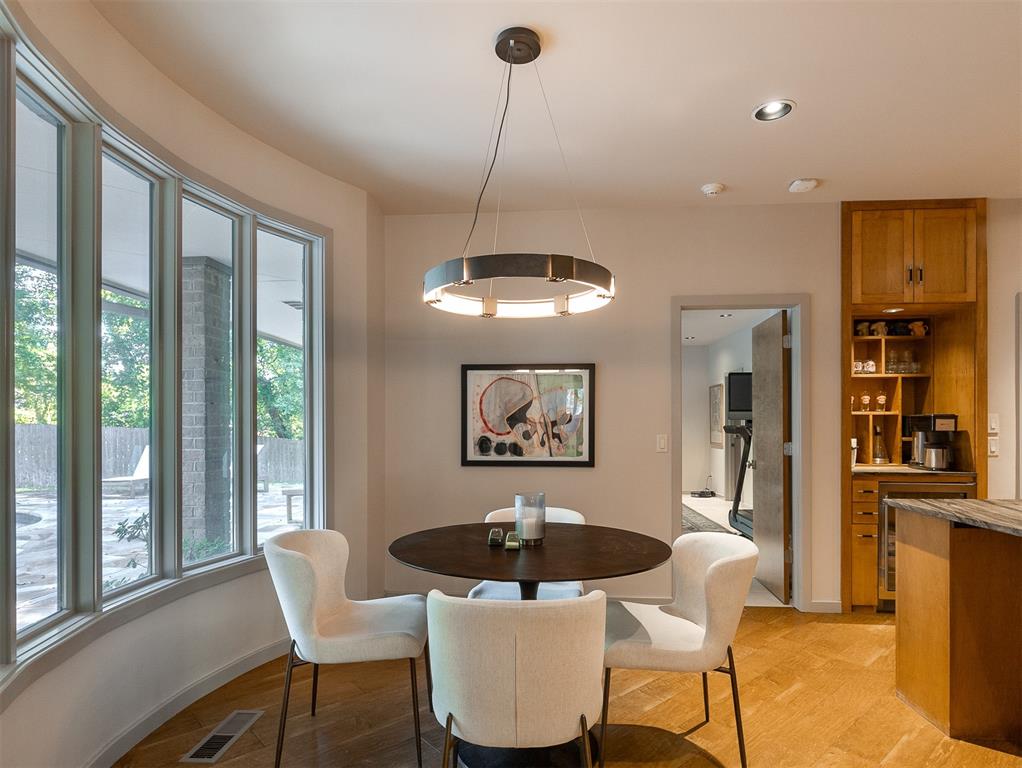 824 Mockingbird Lane