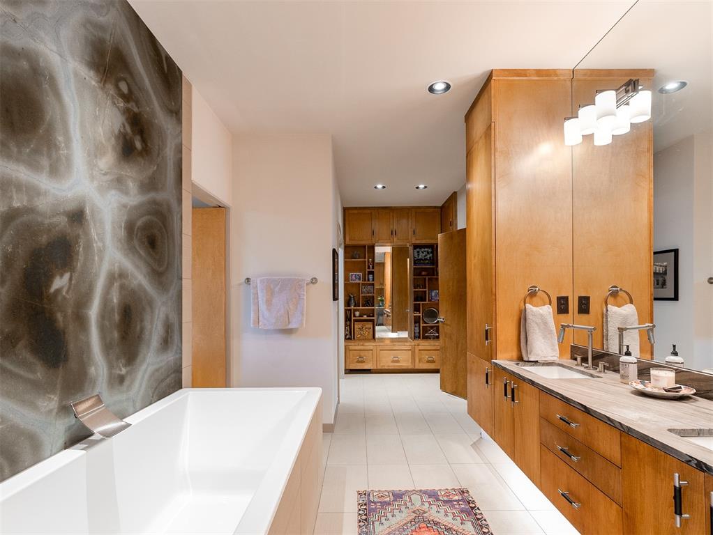 824 Mockingbird Lane