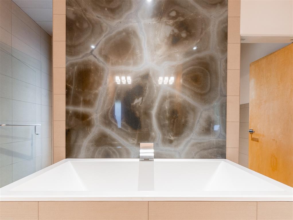 824 Mockingbird Lane