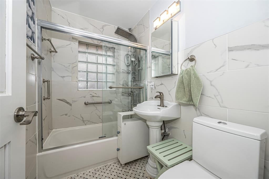 3221 NW 65th Street