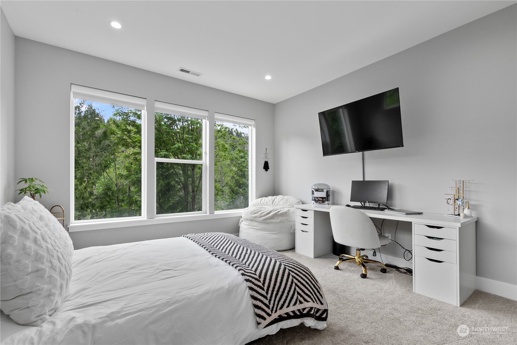 135 Windward Drive