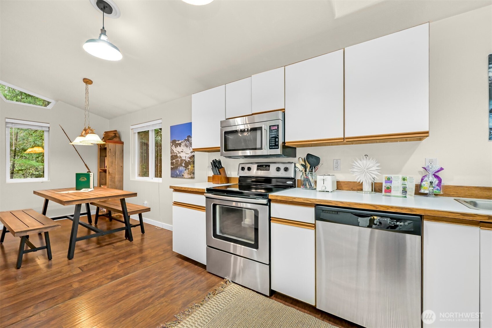 7419 Canyon View Drive