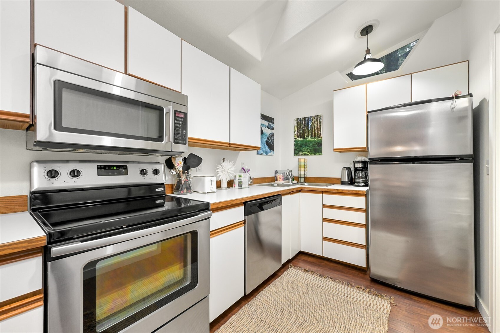 7419 Canyon View Drive