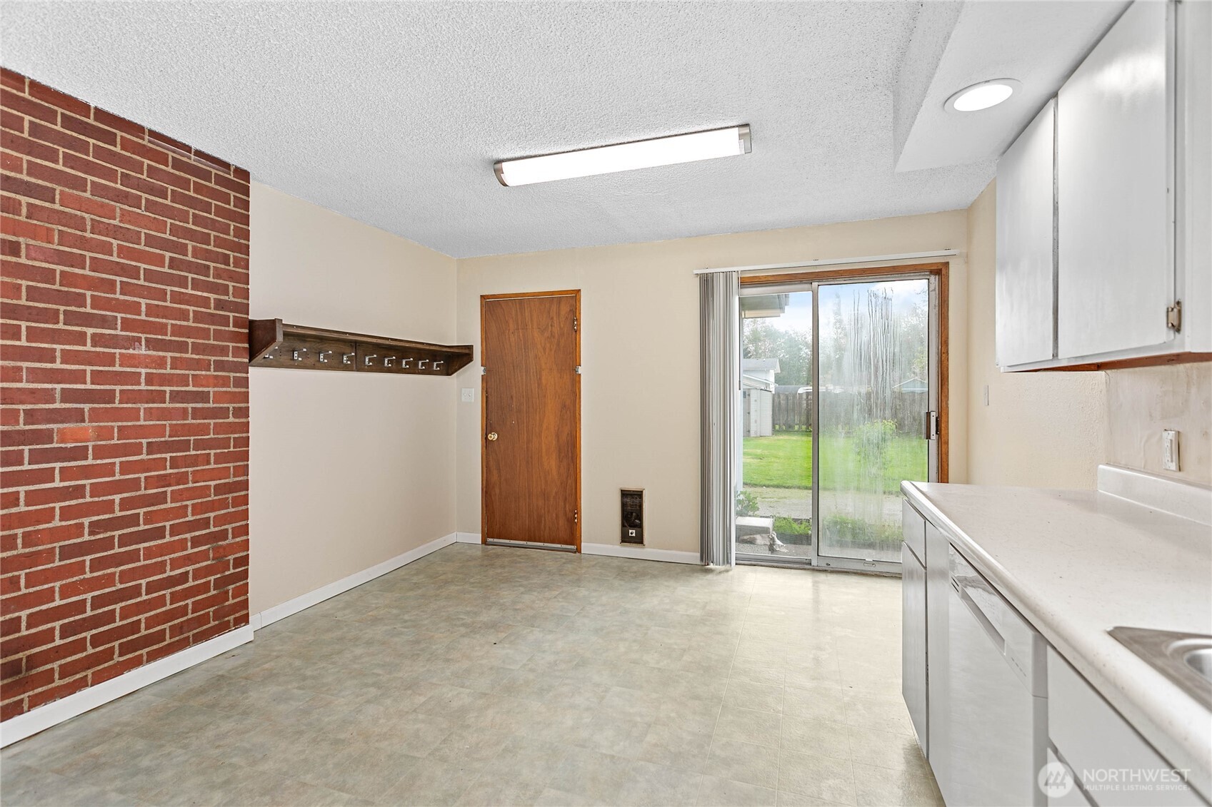 1218 Mitchell Ave