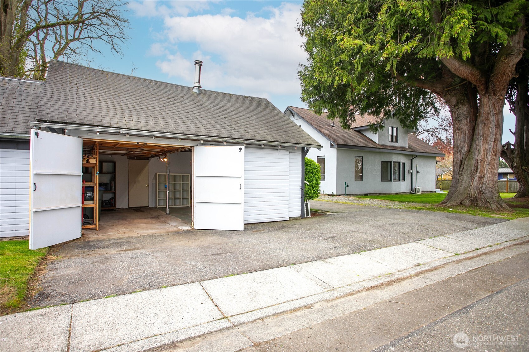 1218 Mitchell Ave
