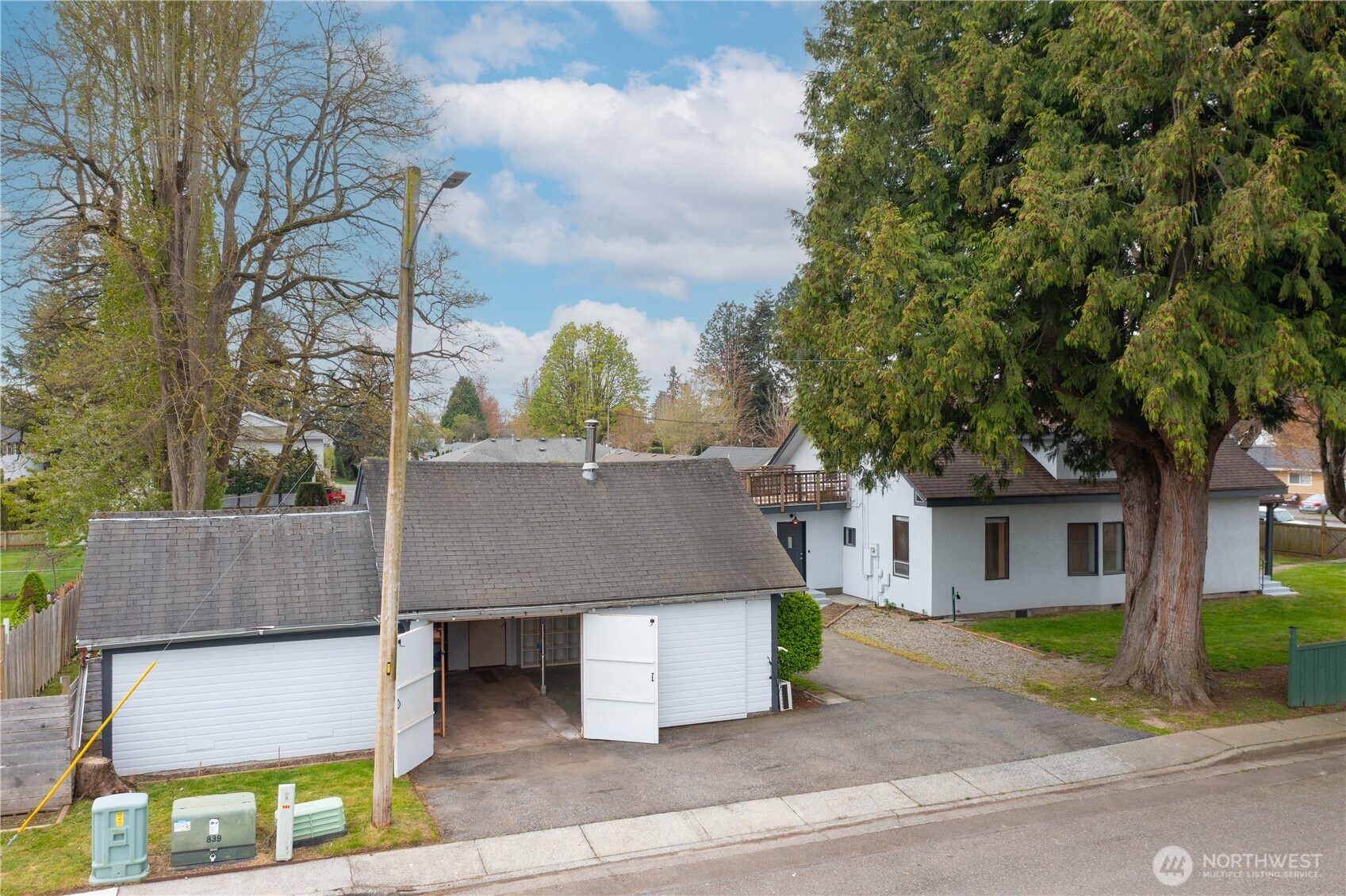 1218 Mitchell Ave