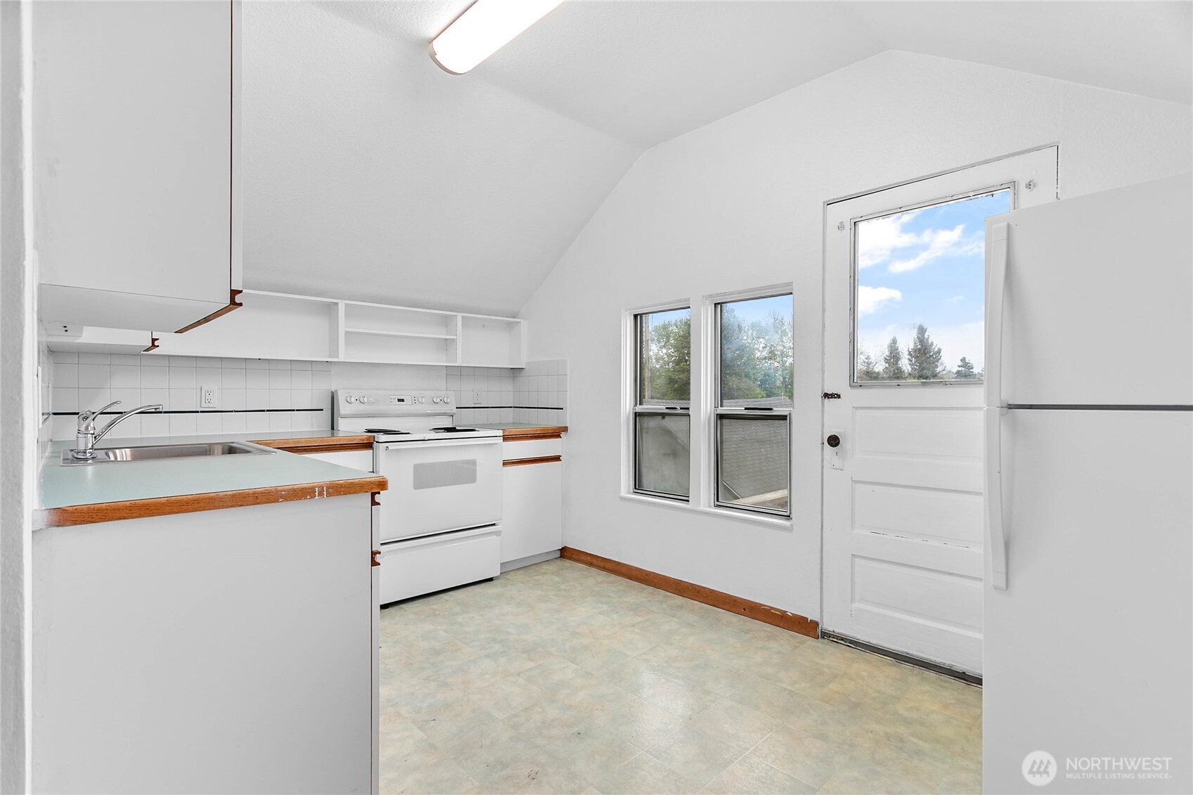 1218 Mitchell Ave