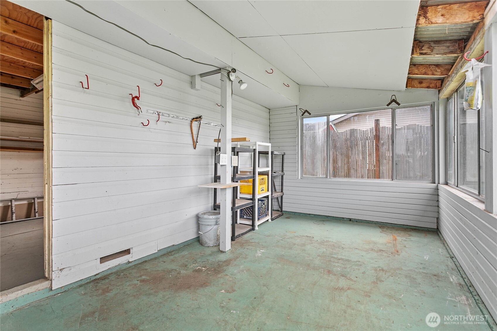 1218 Mitchell Ave
