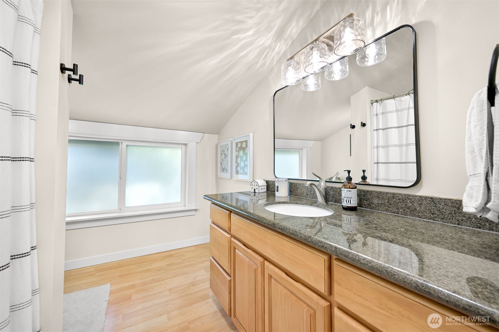 3073 Aldergrove Rd