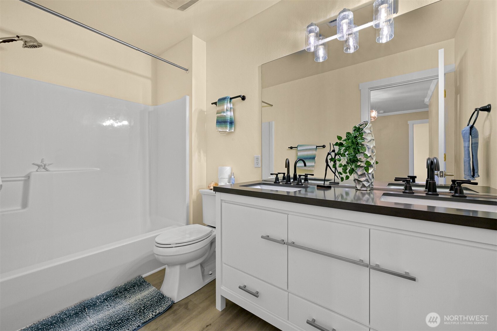 1811 Williamsburg Court