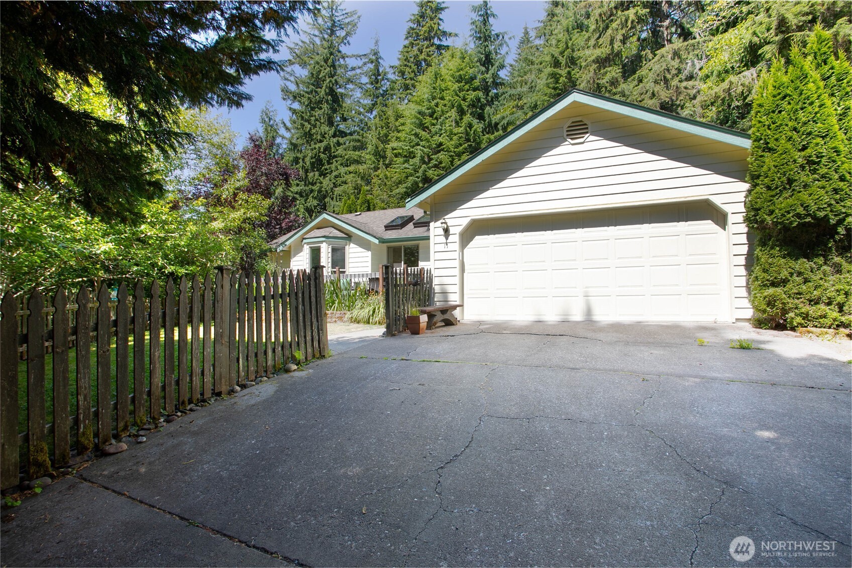 11 Whistling Swan Place