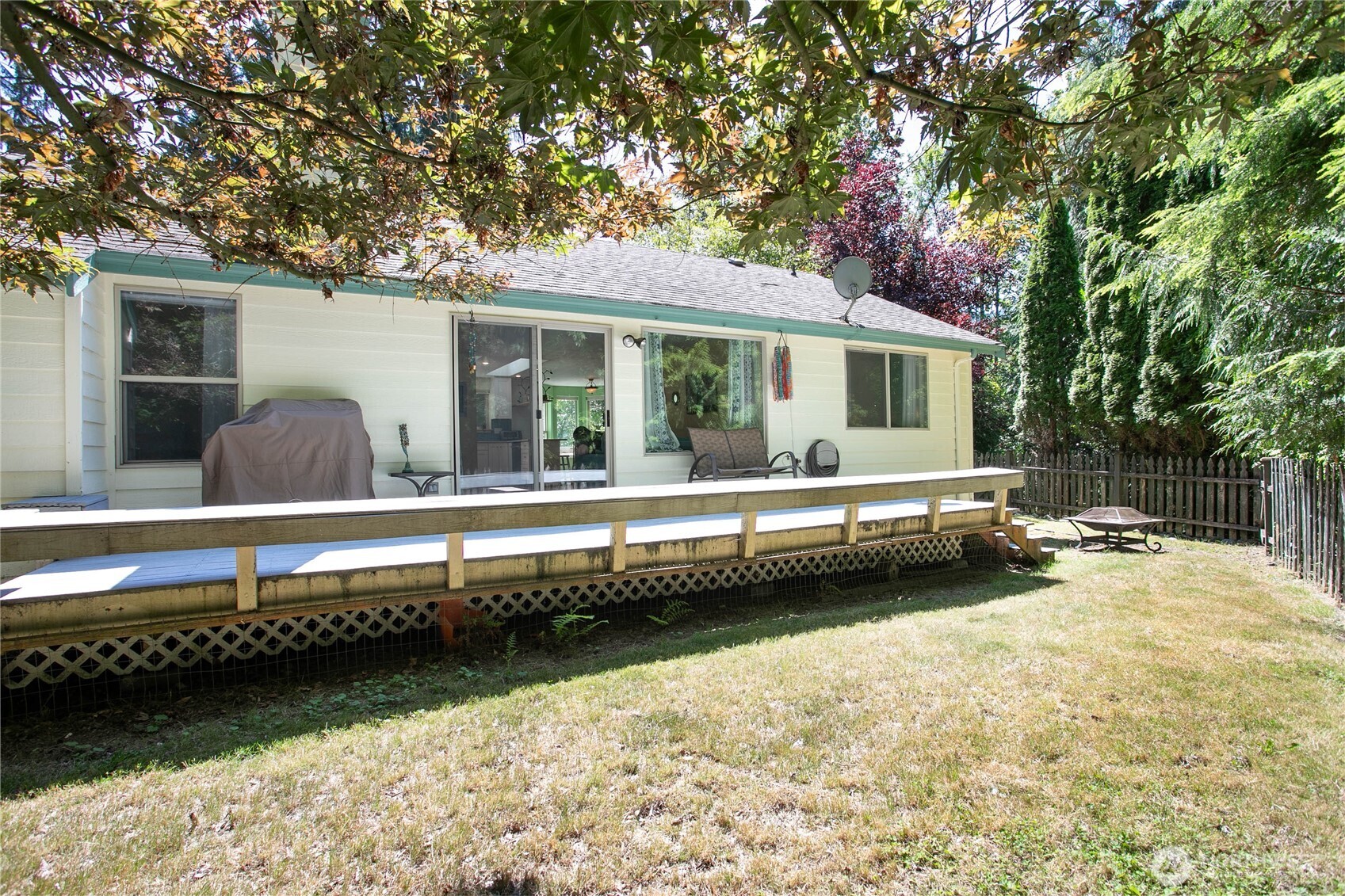 11 Whistling Swan Place