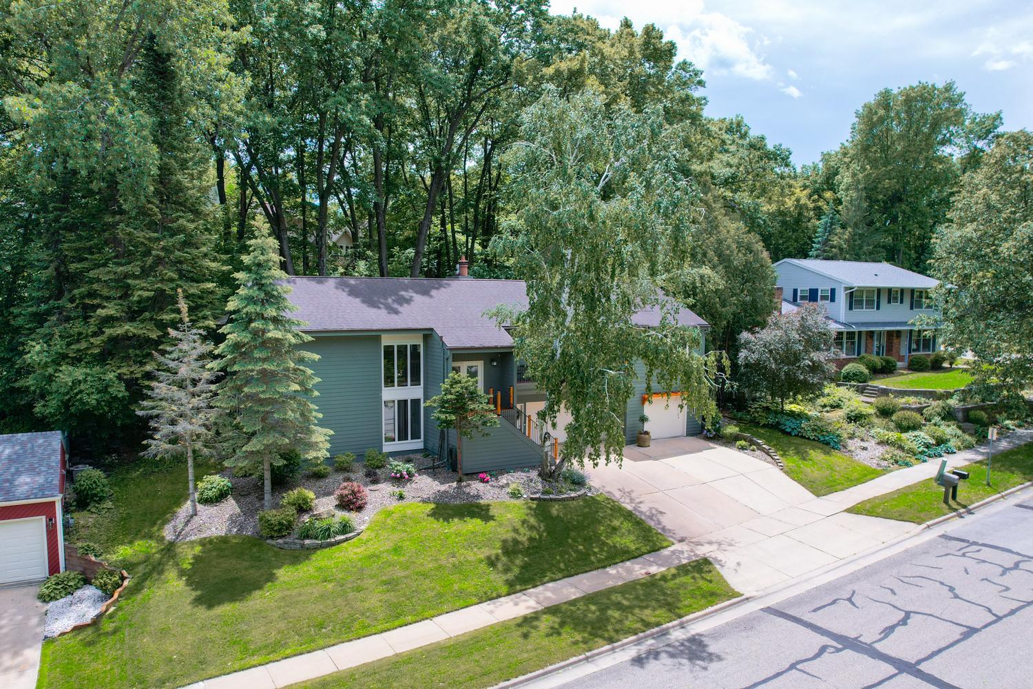 1752 Walden Lane SW