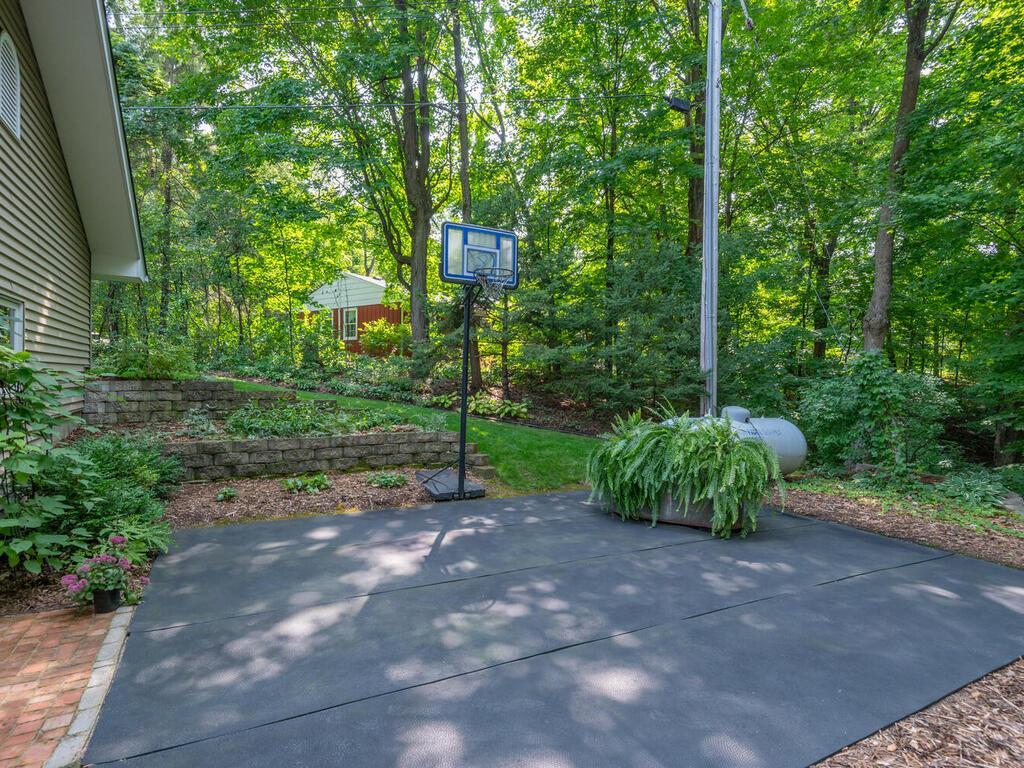 6920 Foxglove Circle