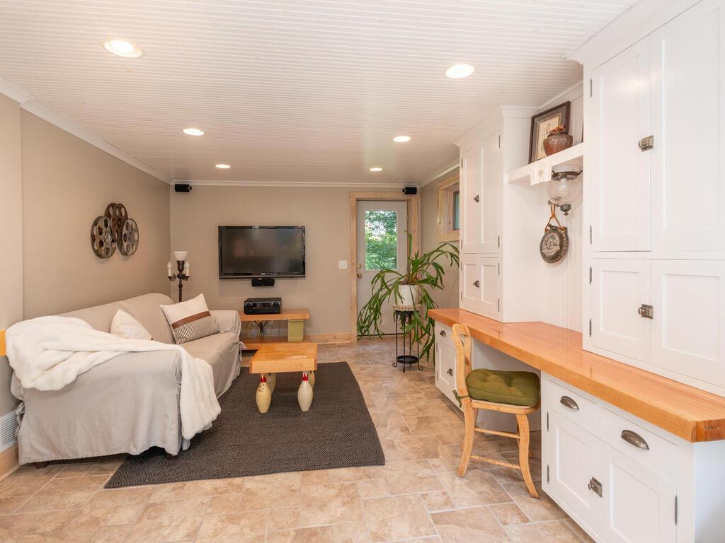 6920 Foxglove Circle
