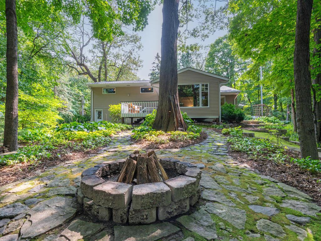 6920 Foxglove Circle