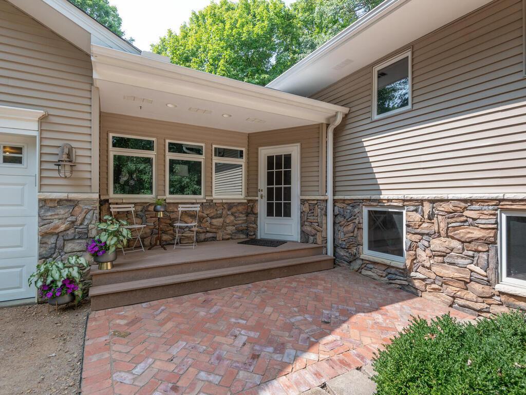 6920 Foxglove Circle