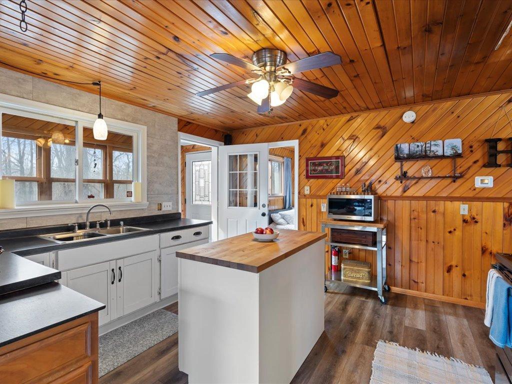 3728 Sleepy Hollow Road