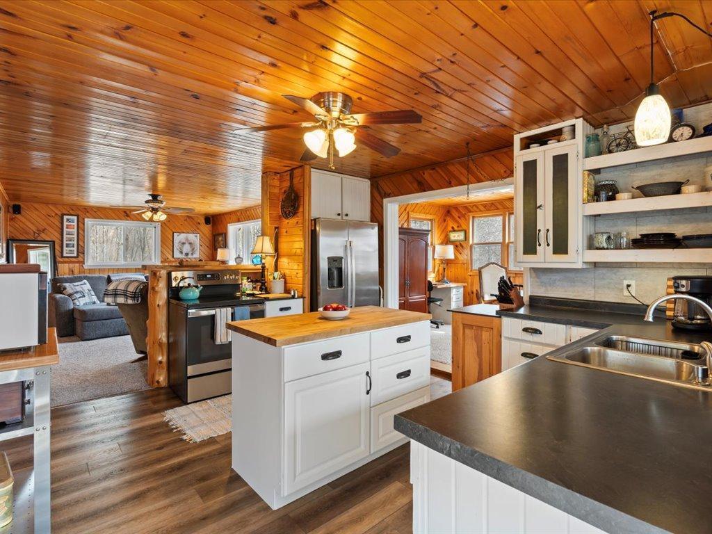 3728 Sleepy Hollow Road